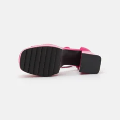 Lamoda Just Coz - Sandalen Met Hoge Hak - Fuchsia 10 Lamoda Just Coz - Sandalen Met Hoge Hak - Fuchsia -Aanbiedingen Comfort Voet Winkel 0e168b9d99984655859e98a5f5d59e4d scaled