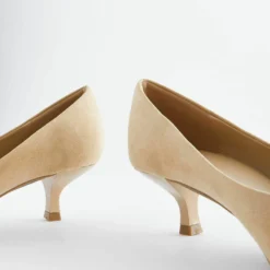 Next Forever Comfort Kitten Court Regular/Wide Fit - Klassieke Pumps - Camel Natural -Aanbiedingen Comfort Voet Winkel 0f777be086a04949ac480888e1b2136b scaled