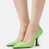 BY FAR Viva- Klassieke Pumps - Fresh Green
