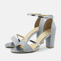 Ankle Strap Block Heeled With Buckle And Glitter - Sandalen Met Hoge Hak - Silver -Aanbiedingen Comfort Voet Winkel 1c13e00687e1423bb150fb7d637fea04 scaled