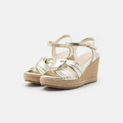 Ted Baker Carda - Sandalen Met Plateauzool - Gold 8 Ted Baker Carda - Sandalen Met Plateauzool - Gold -Aanbiedingen Comfort Voet Winkel 2d7ece7dc66149fd972cb26417a3b804 scaled