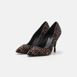 MOSCHINO Hoge Hakken - Fantasy Color -Aanbiedingen Comfort Voet Winkel 3fbccfd0a9ac409e96924b958f63c531 scaled