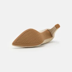 MICHAEL Michael Kors Milly Flex- Klassieke Pumps - Gold-Coloured 12 MICHAEL Michael Kors Milly Flex- Klassieke Pumps - Gold-Coloured -Aanbiedingen Comfort Voet Winkel 4b7ad18424224e0f9dcfafa6e0ab5a62 scaled