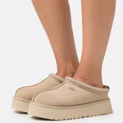 Uitgelichte producten 19 Ugg Tazz - Pantoffels - Mustard Seed