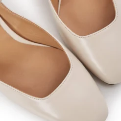 Sira - Klassieke Pumps - Cream -Aanbiedingen Comfort Voet Winkel 7715a37c93a84520a6838e70de39560c scaled