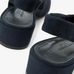 Next Comfort Slingback Low Block Heels - Klassieke Pumps - Navy -Aanbiedingen Comfort Voet Winkel 927df4db7c2d4eac8e366b8b6b0a9238 scaled