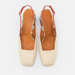 Chie Mihara Vynta - Klassieke Pumps - Duque Leche/Ferrari Cherry/Rover Sand/Black -Aanbiedingen Comfort Voet Winkel a31597bb07ee4d69b1c9c3bc71e98bbc scaled