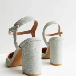 Wide Fit - Hoge Hakken - Silver 7 Wide Fit - Hoge Hakken - Silver -Aanbiedingen Comfort Voet Winkel e90e4581a4d1493ead0622adf2337099