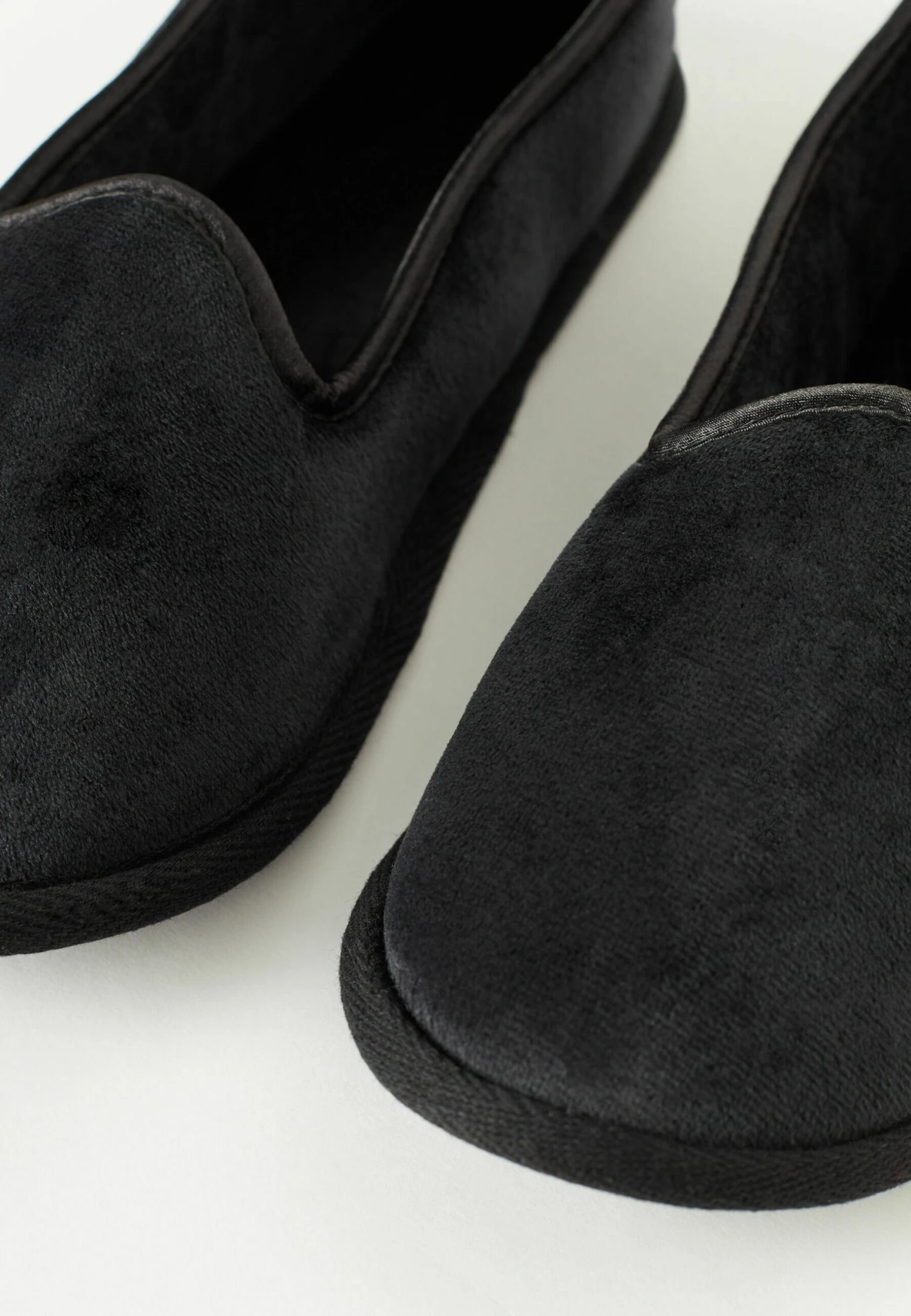 Intimissimi Pantoffels - Schwarz Black 3 Intimissimi Pantoffels - Schwarz Black - Afbeelding 3